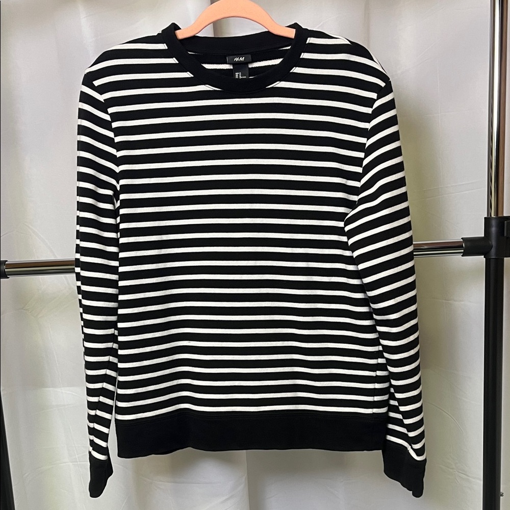 H&M mens Black and White Striped Crewneck thin Sweatshirt medium
